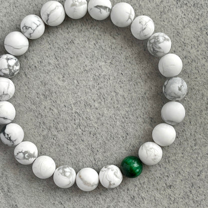 Matte White Howlite with a Single Green Tiger Eye Stretch Bracelet