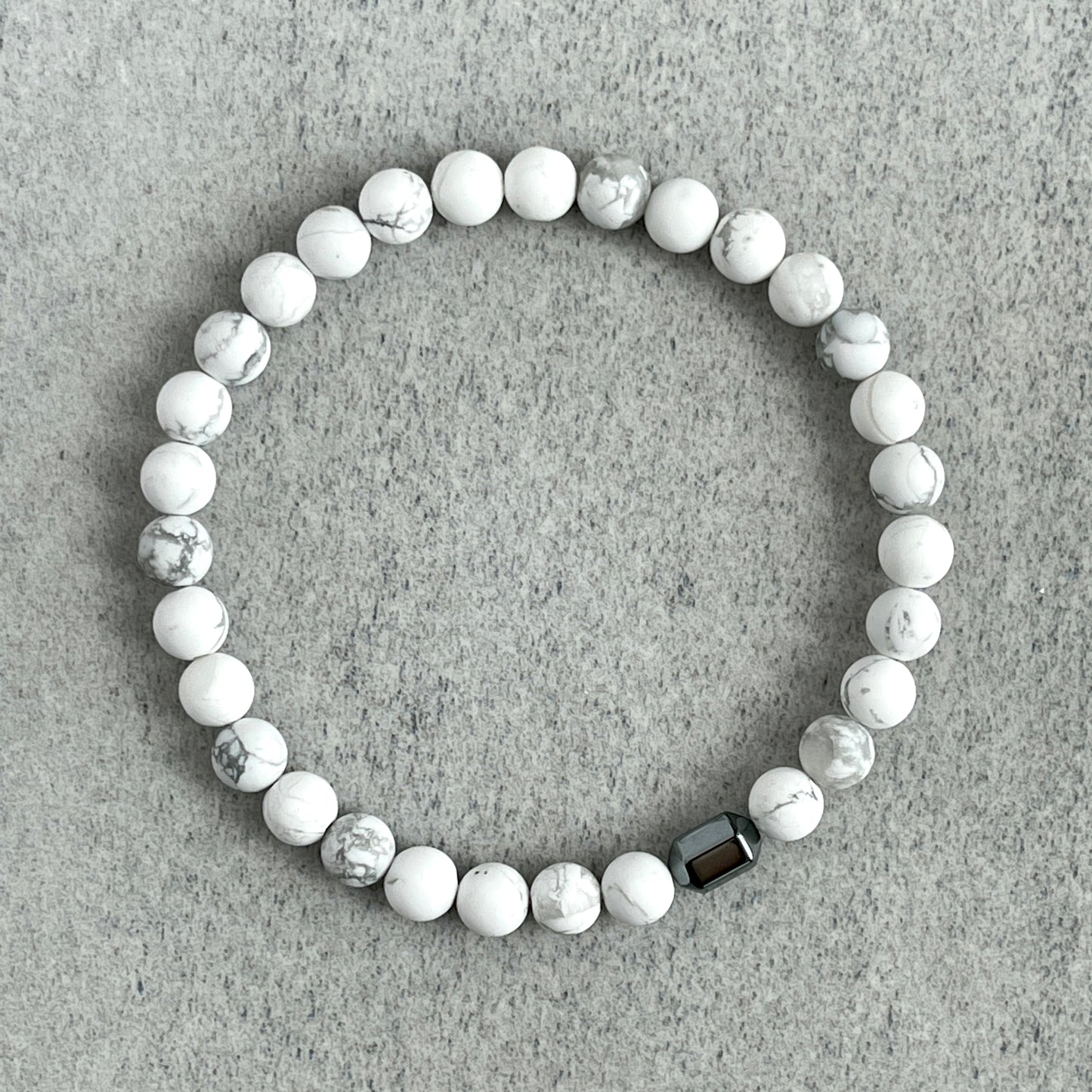 Matte White Howlite Bracelet with Hexagon Hematite